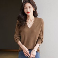 性感V领毛衣女款2024新款减龄洋气春秋外穿宽松羊毛针织打底衫女