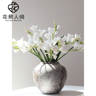 高品质玉簪花仿真花手感PU假花小苍兰花束家居装饰摆件拍摄道具花