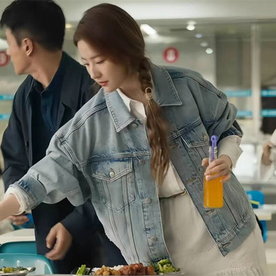 蓝色长袖单排扣时尚牛仔短外套