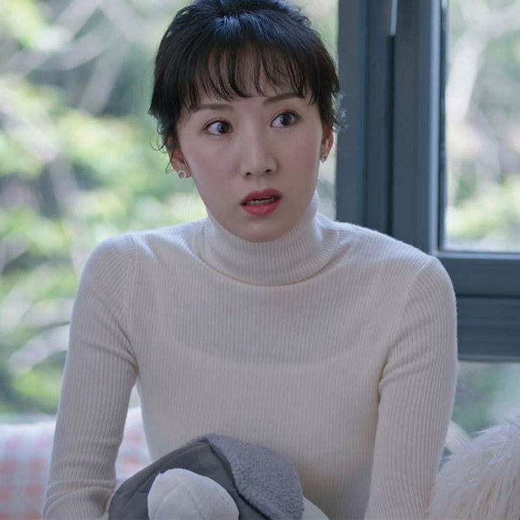 春款 朱丽同款白色高领毛衣薄款修身竖纹毛针织衫上衣女