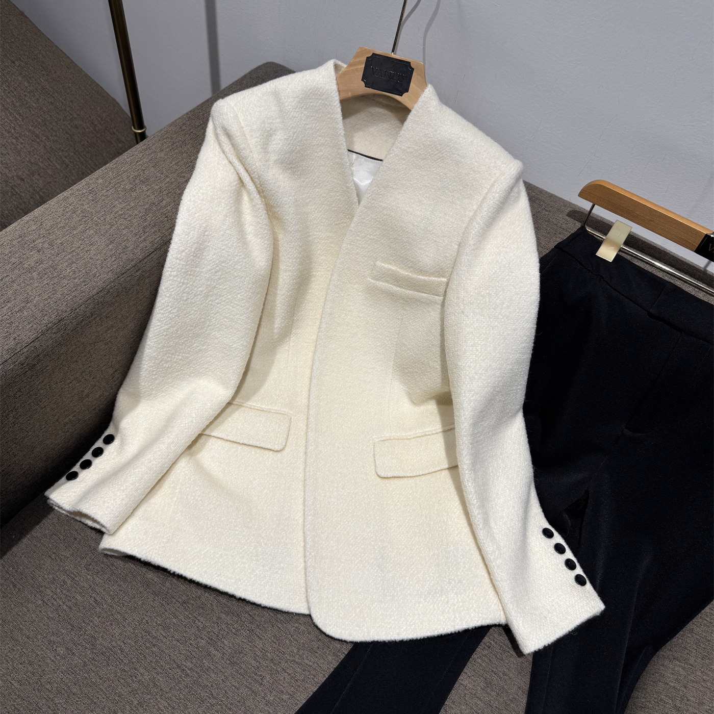 VANLU老钱风V领纯色羊驼毛西装女
