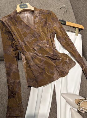 VANLU | lady法式优雅 重工植绒花色V领褶皱长袖围裹式T恤上衣女