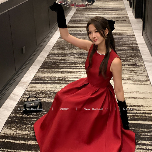 DPLAY【蜜恋衣橱系列】2026夏季新款红色连衣裙女缎面礼服裙子