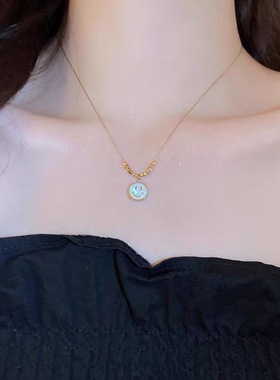 小众高级感碎金子白贝笑脸轻奢项链女时尚百搭款碎银子通勤锁骨链