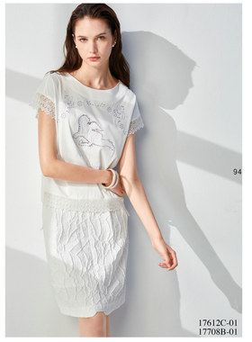 台湾女装 J景 春夏 新款 可议价 17612C 百搭显瘦休闲T恤  1680