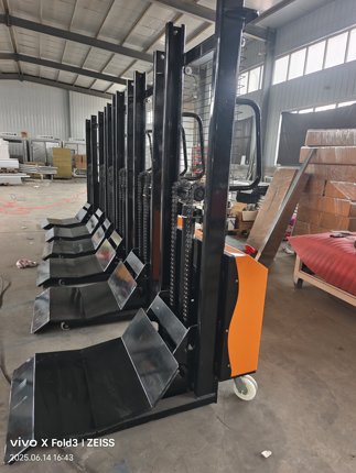 熟化室上料车膜卷上料车电动升高车复合膜V型叉车膜卷运输车平板