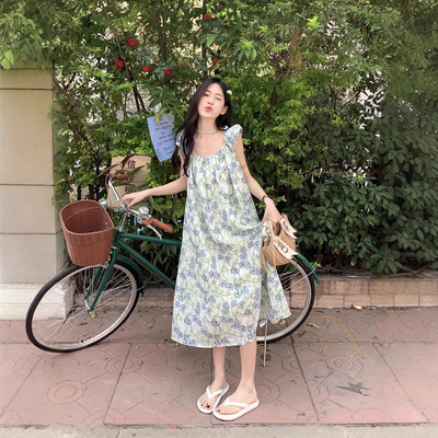 甜美风飞飞袖碎花连衣裙