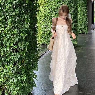 海边度假风露背挂脖连衣裙沙滩裙女早春带胸垫A字裙纯欲镂空长裙