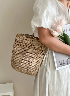 法式拉菲草单肩草编包新款镂空花边草包编织包度假沙滩包百搭女包