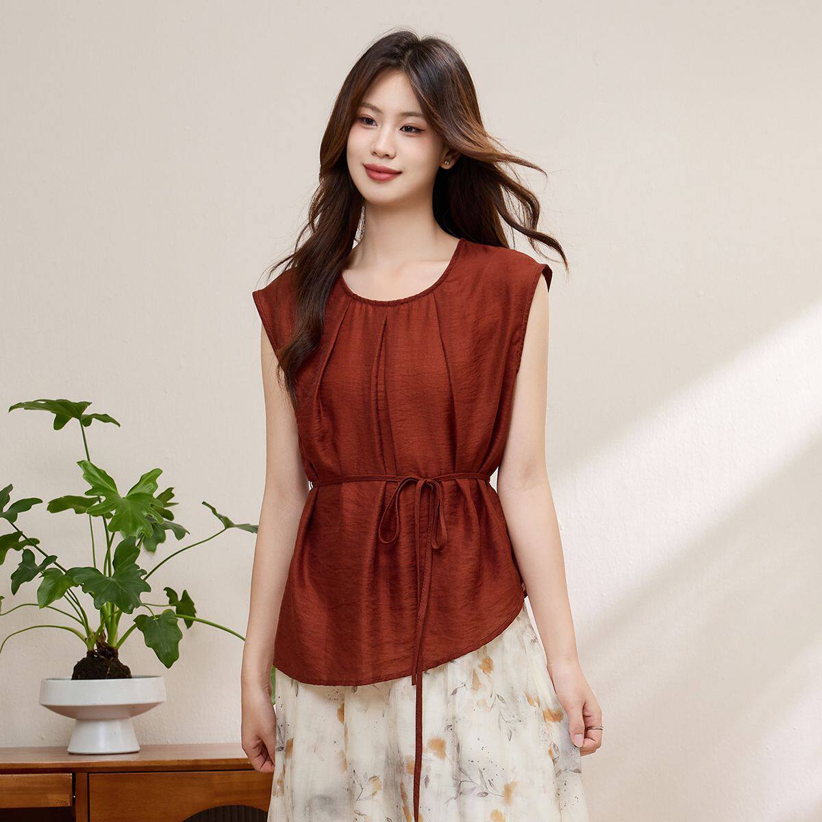 无袖连衣裙女夏2026新款中式红色气质背心长款收腰掐腰碎花裙套装