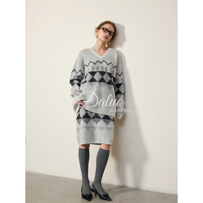 大罗Daluo美的高级 极细婴儿羊驼毛廓形宽松V领费尔岛毛衣+半身裙