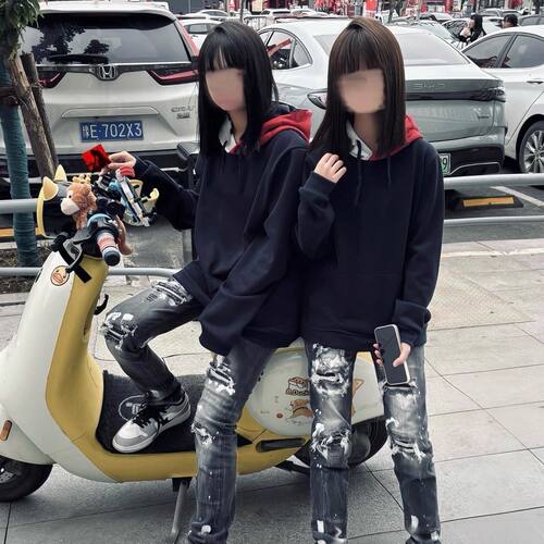 广州新款D2破洞广州牛仔裤泼墨潮牌补丁修身长裤轻奢男女弹力小脚