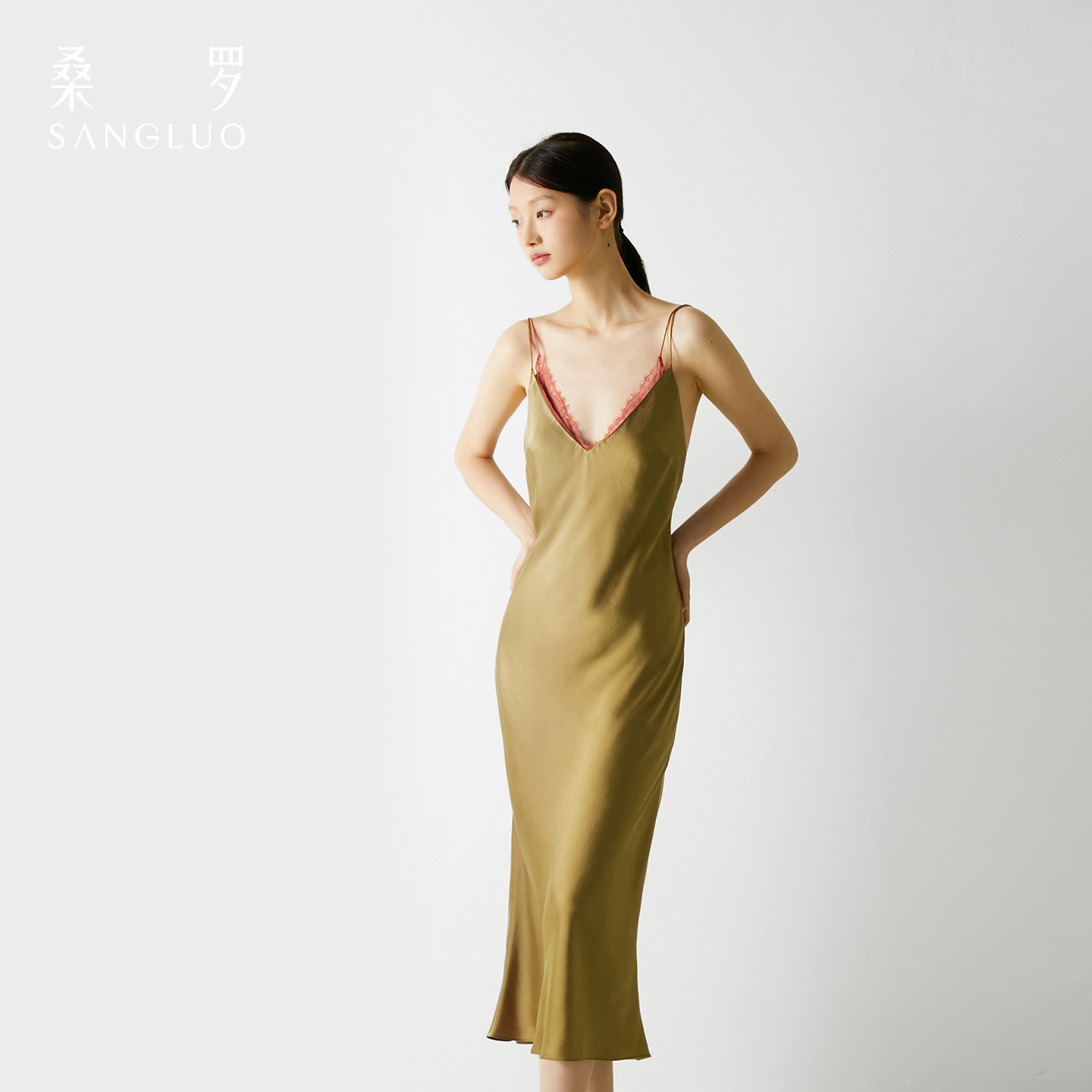 法式复古』桑罗真丝睡裙撞色蕾丝吊带裙100%桑蚕丝深V性感礼服裙