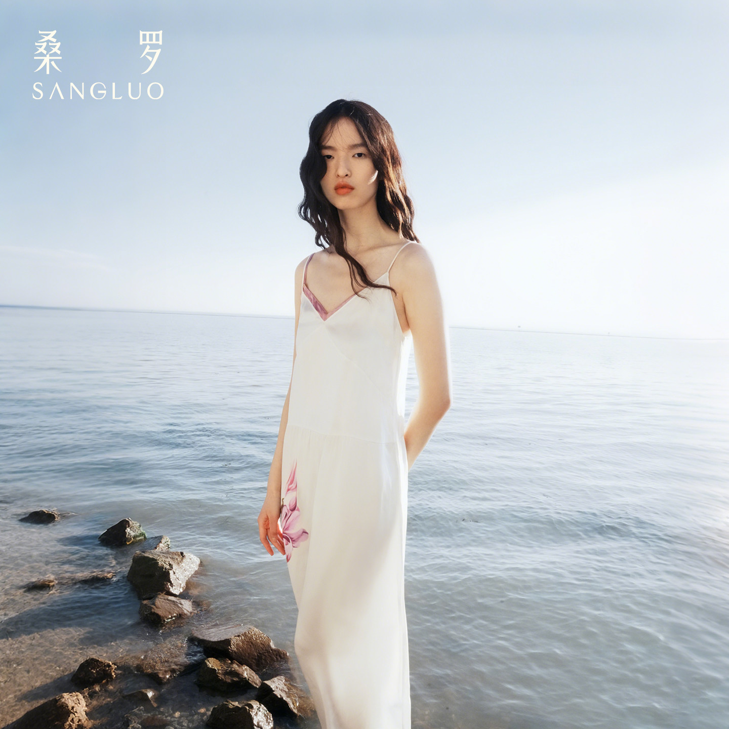 东方鸢尾』桑罗假两件V领真丝吊带裙100%桑蚕丝女真丝睡裙可外穿,女士内衣/男士内衣/家居服,睡裙,淘宝优惠券,粉丝福利购,淘宝优惠卷