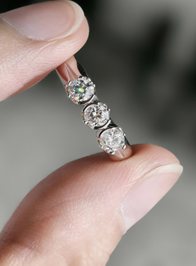 经典三石款莫桑钻925银戒指