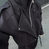 黑色