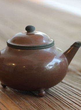 清代三足水平壶 宜兴古壶 老紫砂壶 贡局紫泥 原装老包铜边 135CC