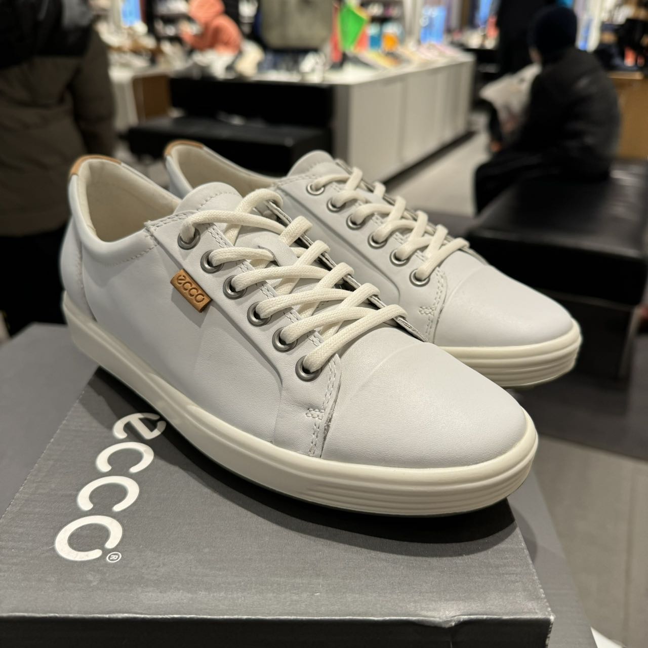 ECCO爱步女板鞋小白鞋圆头纯色平底运动休闲鞋  柔酷7号430003