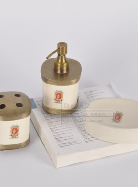 北欧美式复古英伦风卫浴三件套浴室时尚摆件设皂盒洗手液瓶牙刷架