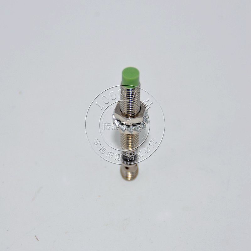 【原装正品】插拔式接近开关 XS2-N4502NC-E M8系列 特价销售