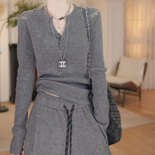 灰色镂空半开领长袖针织打底衫女秋冬2025新款修身显瘦洋气上衣