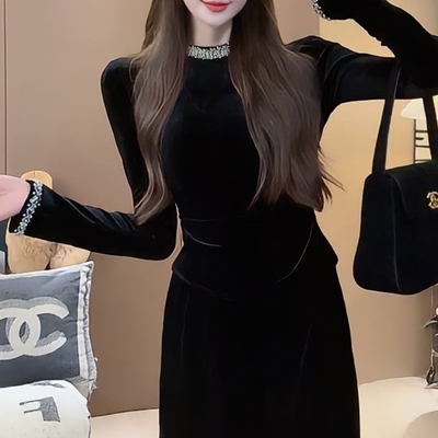 钉珠花边拼接高级感丝绒上衣