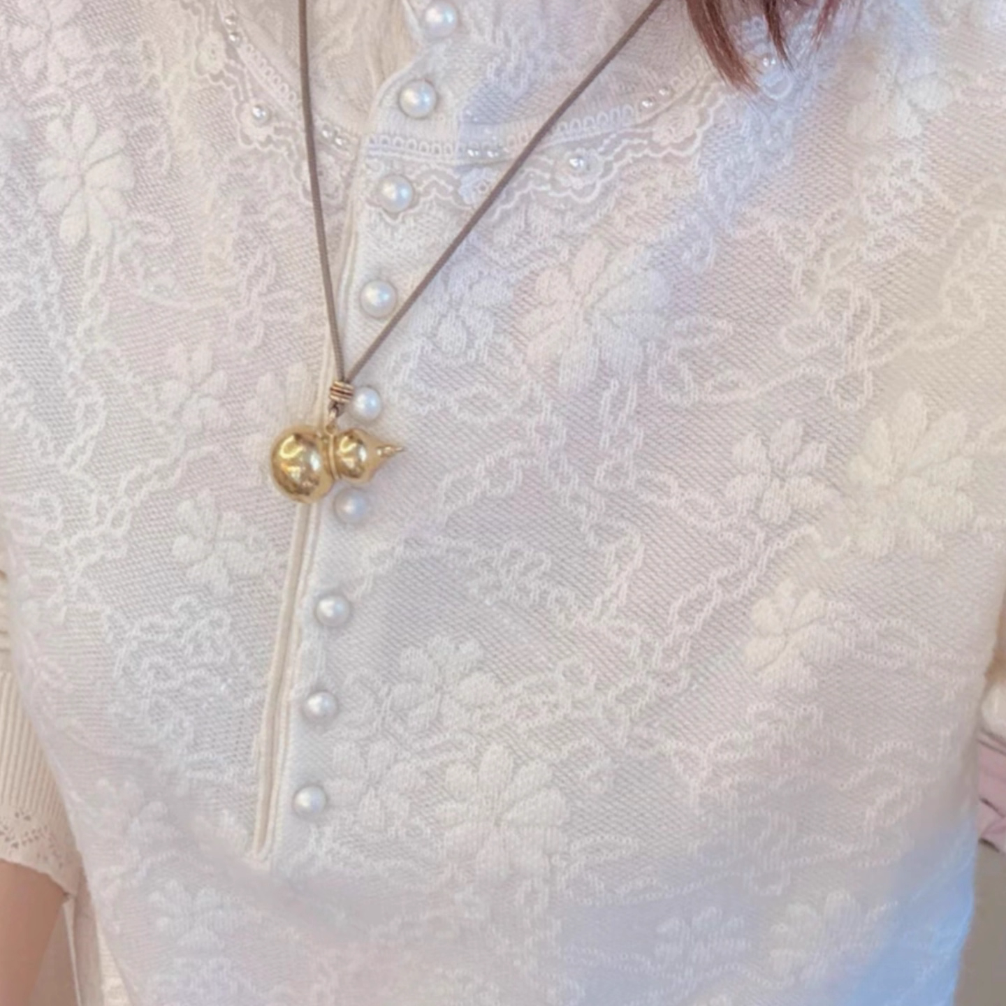 珍珠扣花边毛衣女设计感立领袖口镂空纽扣高级感减龄显瘦百搭上衣