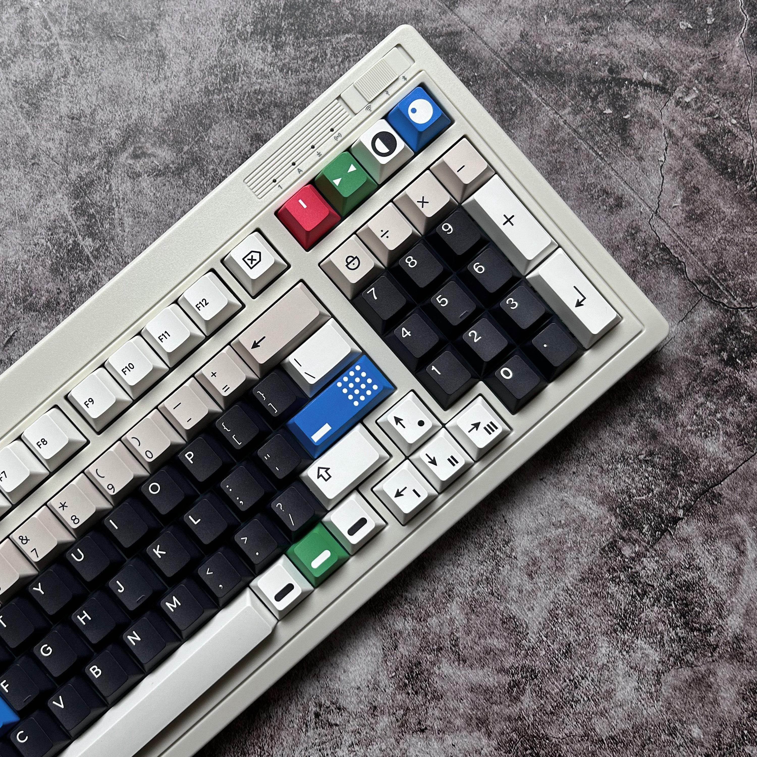 VIBE: R2 RESONANCE-CUSTOMIZED MECHANICAL KEYBOARD PBT SUBLIMATION ORIGINAL HEIGHT KEYCAP SPLIT SPACE