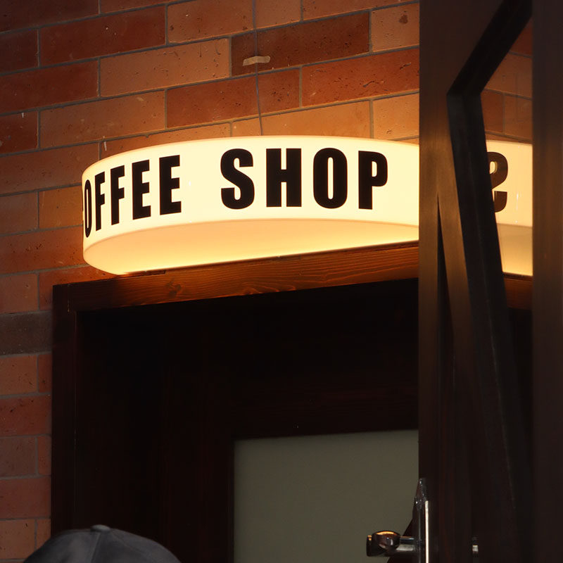 简约个性亚克力悬挂半圆灯箱