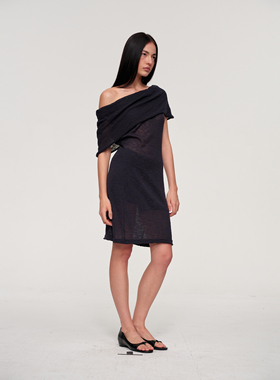 智性松弛感王者CSFC肌理微透禁欲一字领夏季针织连衣裙