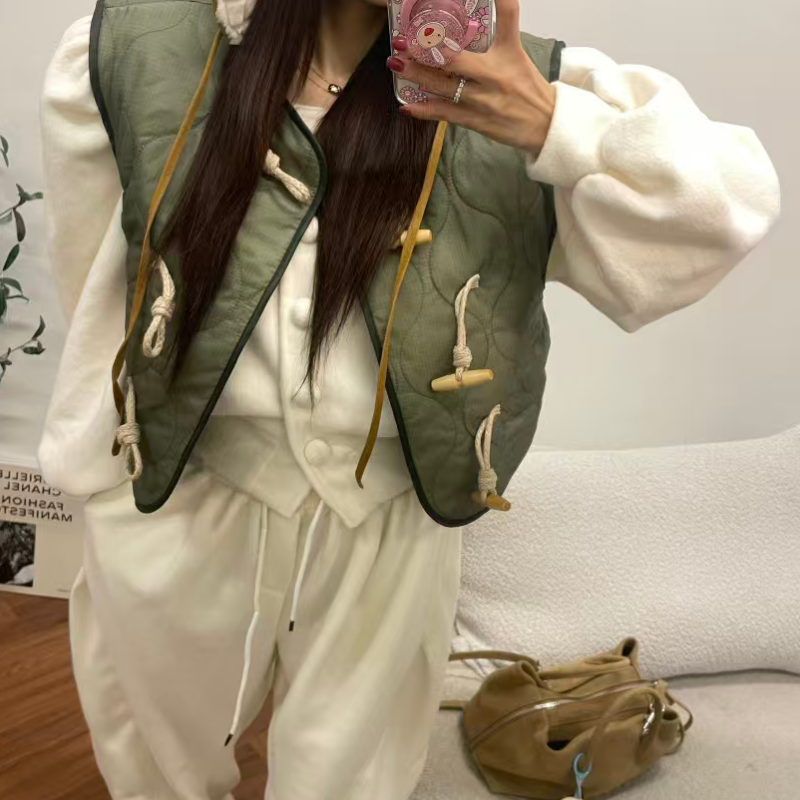 韩国菱形格牛角扣棉服马甲外套女