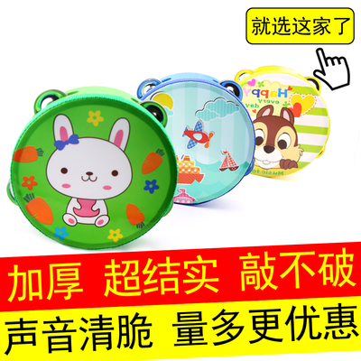 幼儿园老师用专业打击乐器手摇