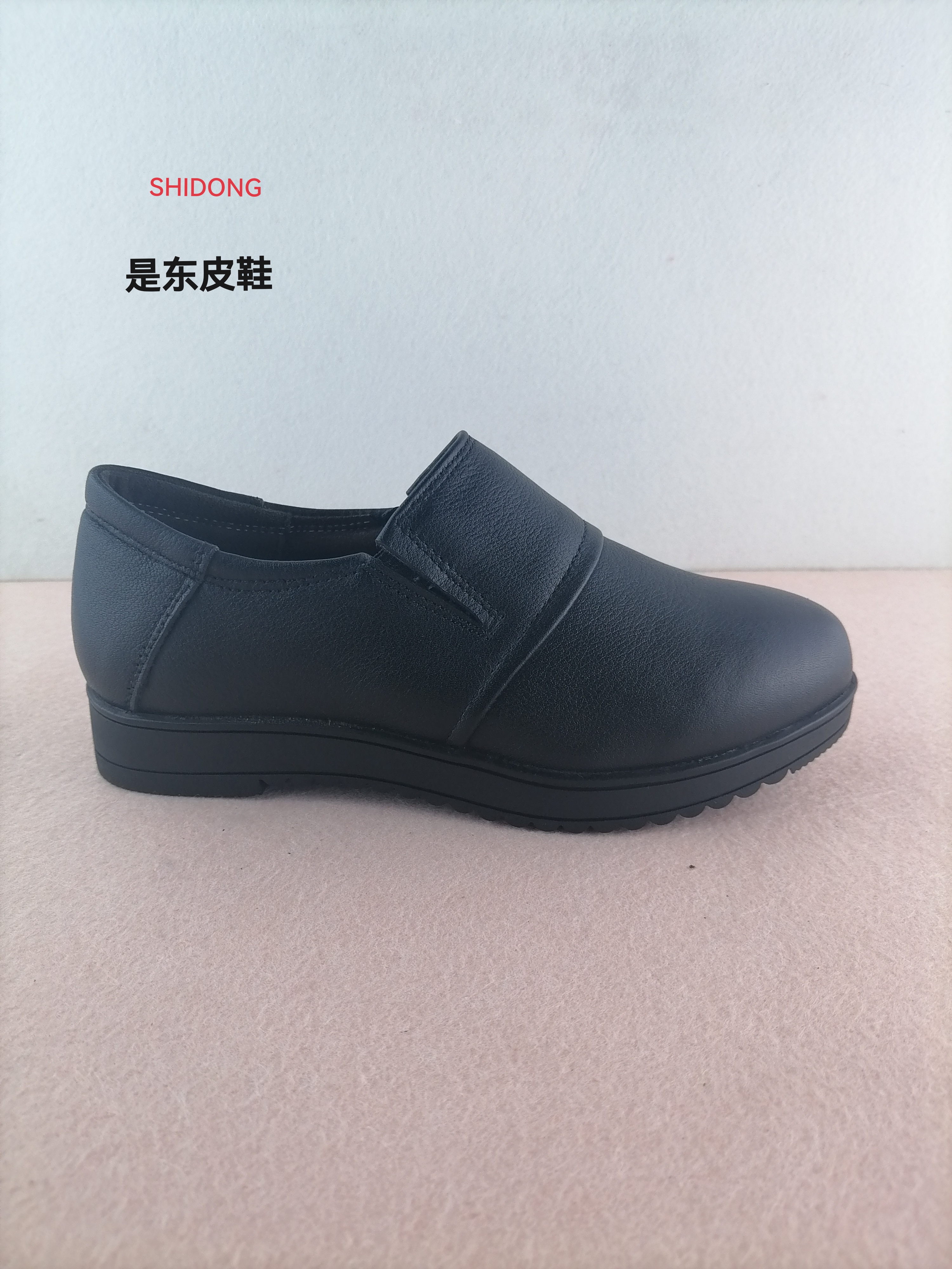 是东鞋定制不累脚真皮鞋奶奶鞋舒适柔软防滑保暖运动鞋