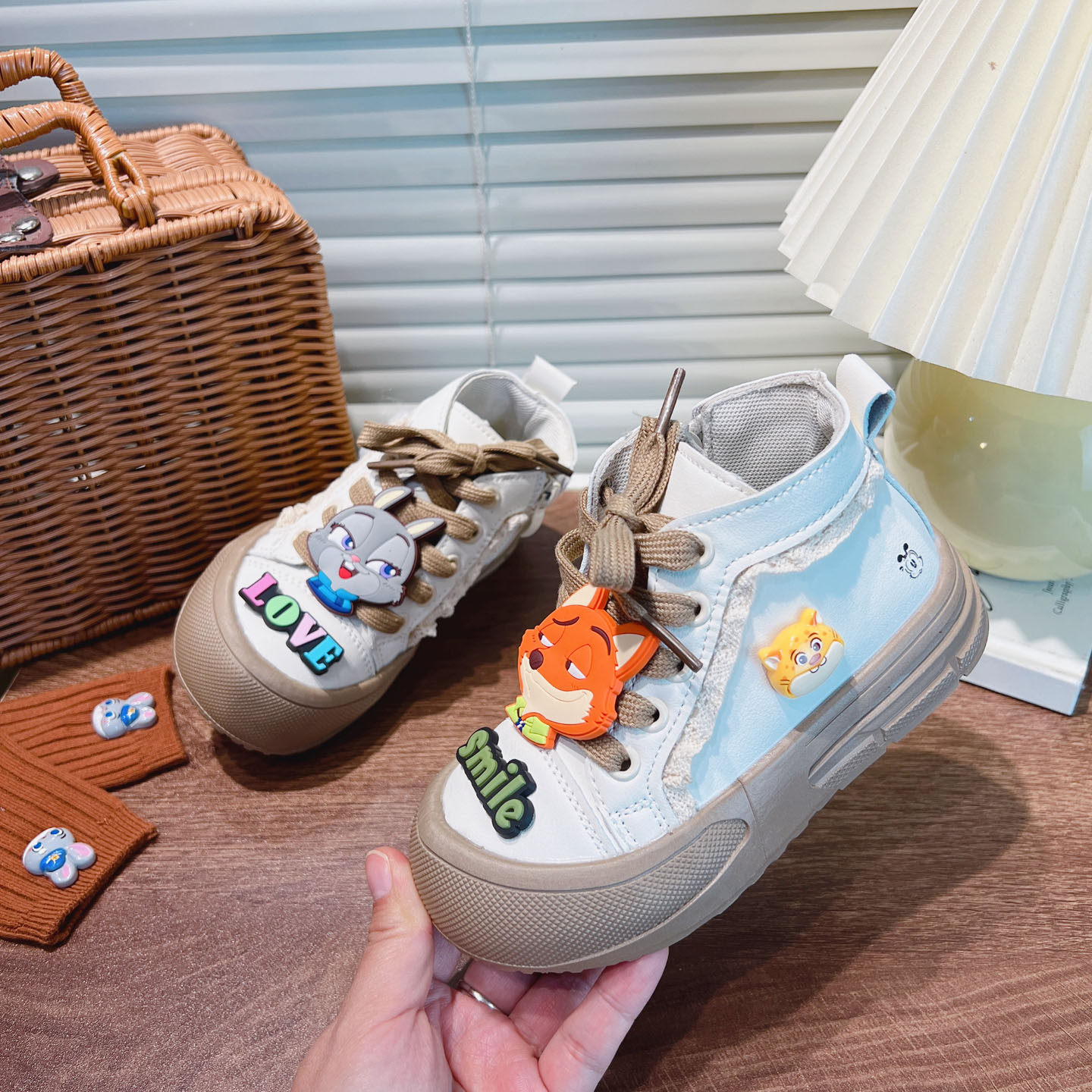 儿童运动鞋2026新款春季网面透气高帮板鞋男童女童鞋子春款球鞋女