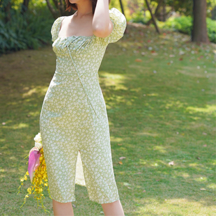 （清仓）法式中长款修身泡泡袖一字肩碎花田园小清新连衣裙