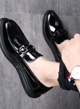 韩版时尚尖头漆皮休闲男鞋套脚懒人皮鞋英伦亮面商务鞋型号