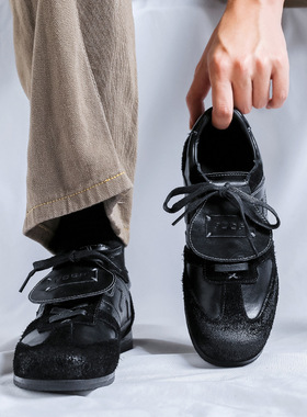 黑色复古德训鞋男款平底休闲高级感通勤小众翻盖情侣鞋