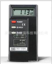 照度计 台湾泰仕TES 1330A 数字照度计 - 封面