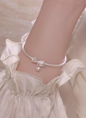 在逃公主古法蝴蝶结铃铛手镯女实心开口纯银镯子高级感2025年新款