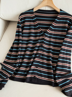 复古撞色条纹 v领针织开衫女 气质篙级感慵懒风外套M36743