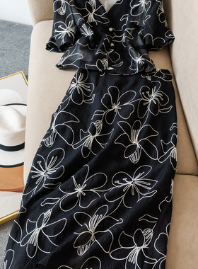 提花新国风套装 V领短袖衬衫+半松紧高腰开叉直筒半身裙 H28643