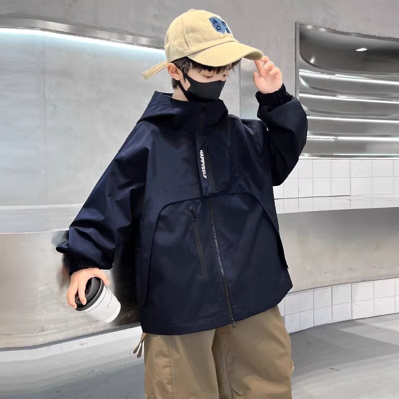 男童外套春秋款2026新款中大儿童春季冲锋衣春装男孩痞帅气时髦潮