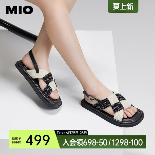 复古编织格纹  LOGO标识暗藏其中
