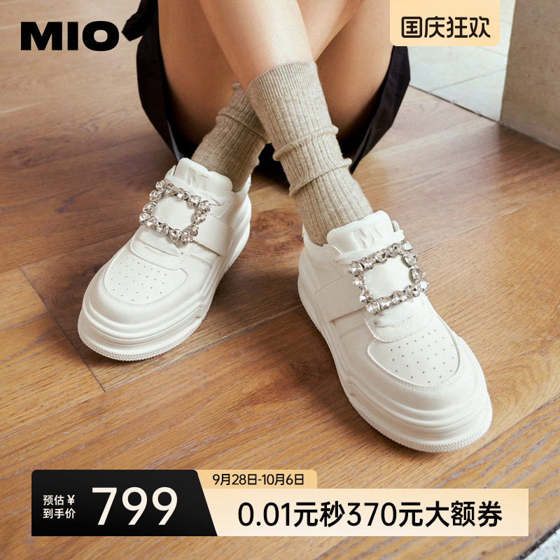 MIO米奥休闲板鞋2026秋季新款厚底增高5.5cm小白鞋钻饰方扣女鞋图片