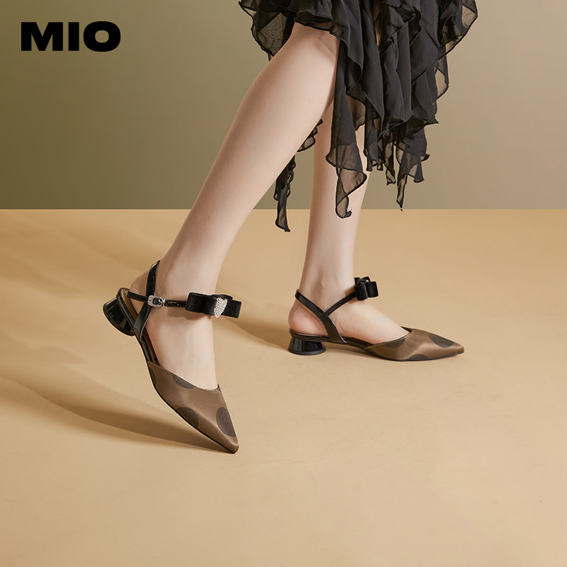 MIO米奥夏季尖头低圆跟凉鞋闪钻爱心蝴蝶结通勤时装凉鞋女