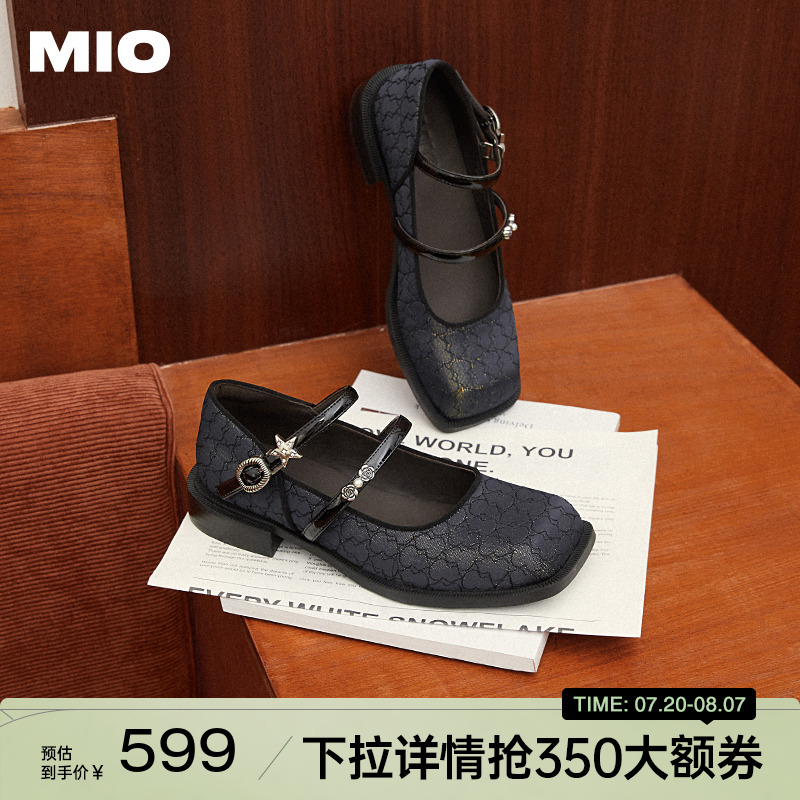 复古方头楦型  利落线条修饰脚背