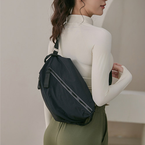 健身斜挎包瑜伽双肩包女