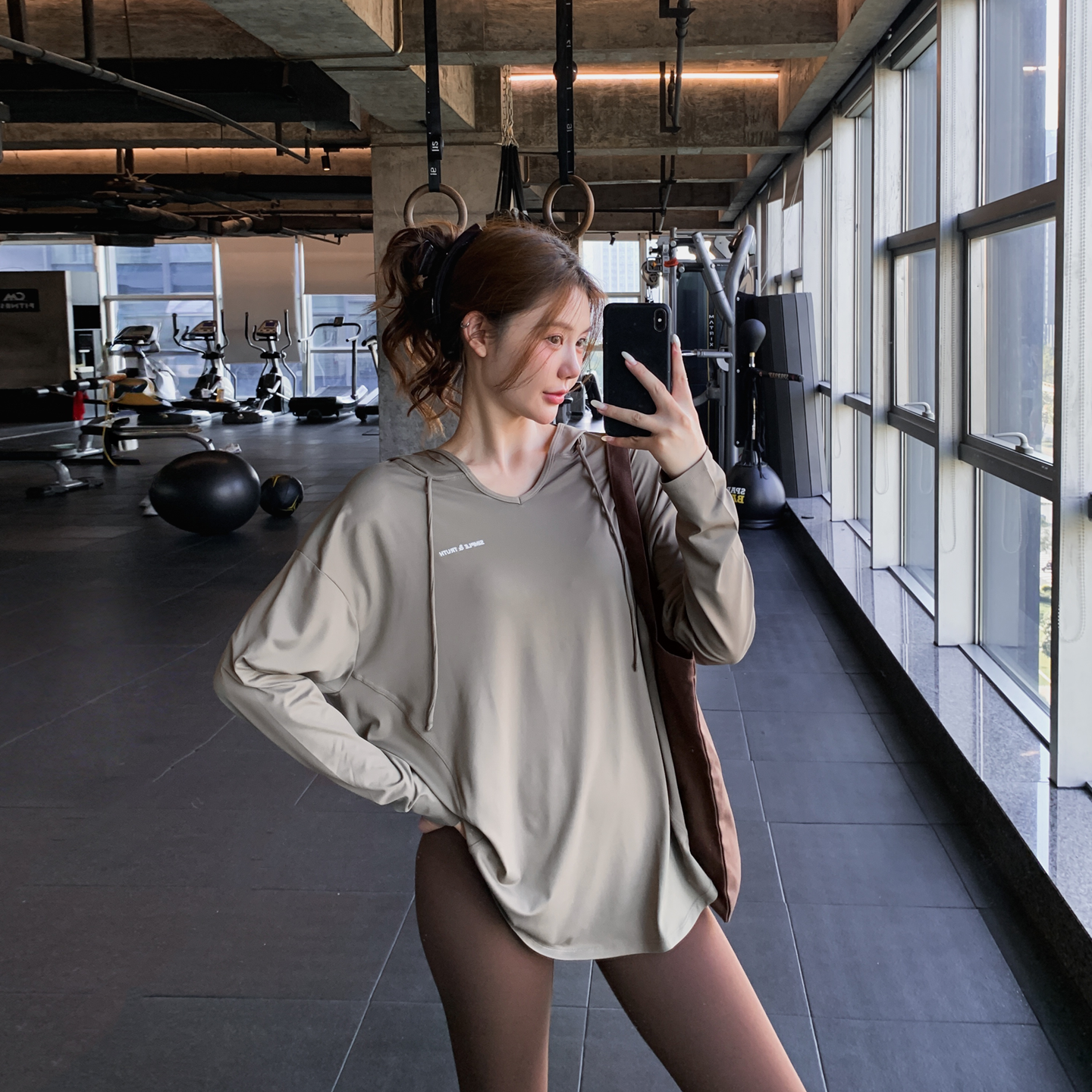 宽松显瘦健身服大码胖mm跑步瑜伽上衣速干运动T恤女长款连帽罩衫