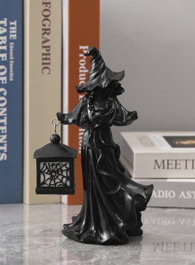 跨境新款卡通创意万圣节黑袍女巫太阳能灯树脂工艺品摆件现货工厂