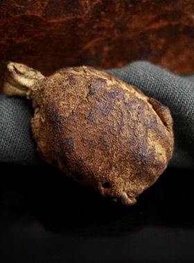 藏传西藏百年老擦擦挂饰44mm原生态原装牛皮包裹藏泥材质随身1665